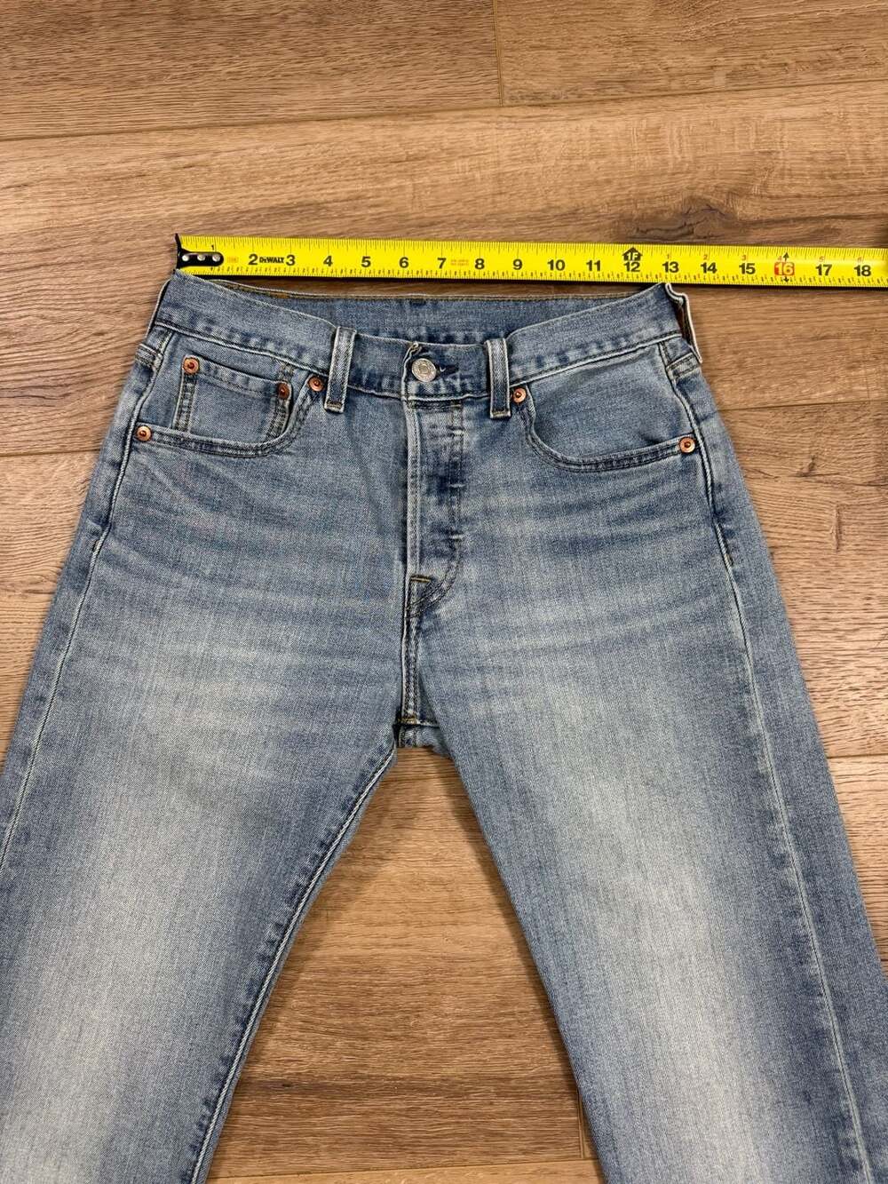 Levi’s 501 Original Fit Jeans Light Wash Straight Leg Women’s 27x30 - Picture 7 of 12